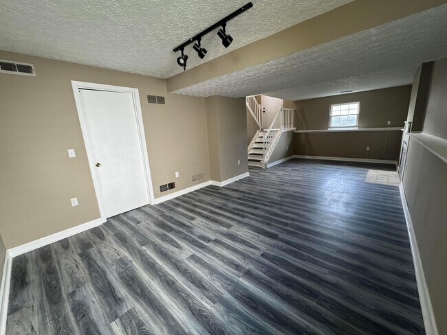 Building Photo - 3124 Creighton Pl