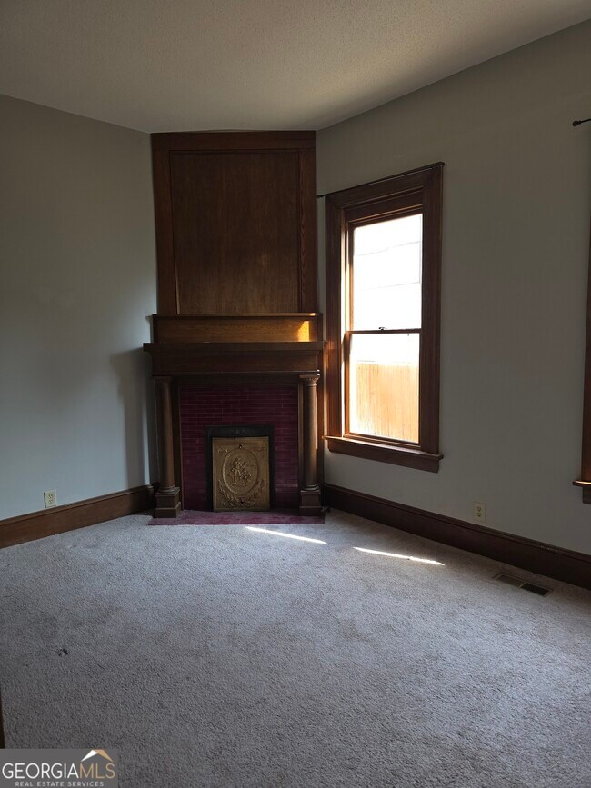 Building Photo - 293 Orange St