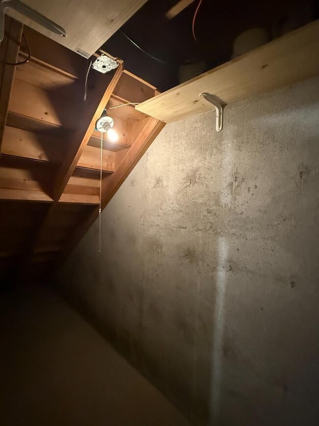 Building Photo - 5902 W Franklin St