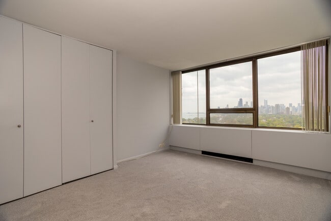 Building Photo - 2800 N Lake Shore Dr