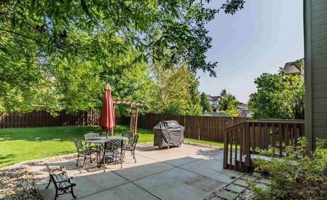 Building Photo - Stunning 4 Bedroom Elkhorn Home!!