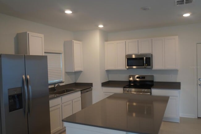 Building Photo - 7352 Summer Ivy Aly