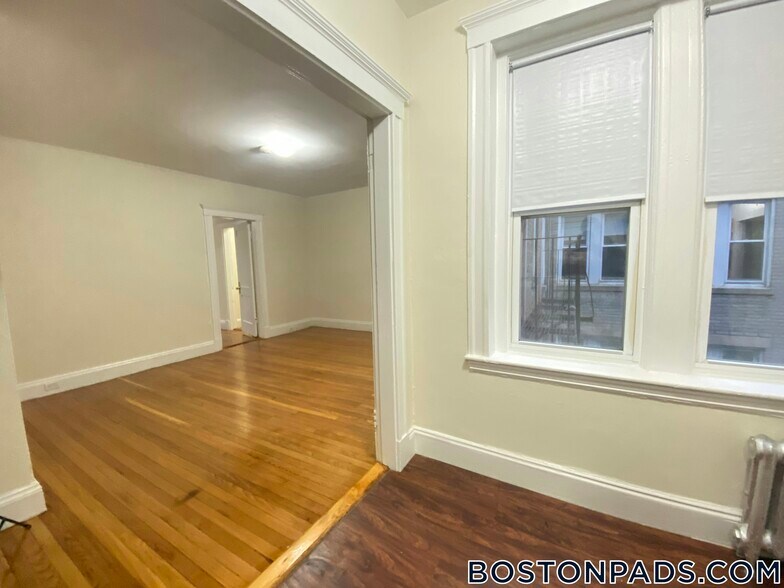 Primary Photo - 1167 Boylston St