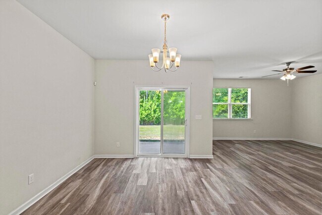 Building Photo - Holly Ridge Ranch Home available now!