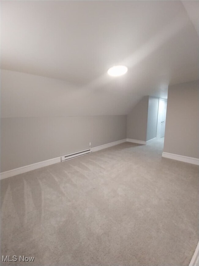 Building Photo - 1635 Hillcrest Rd