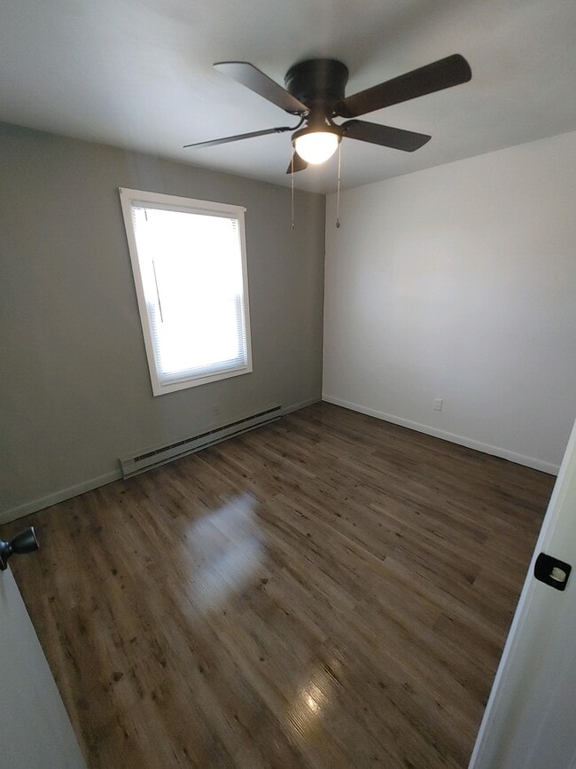 Building Photo - 5 Orchard Park
