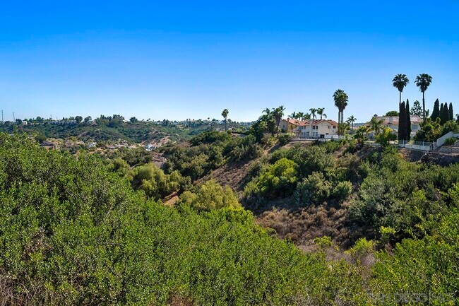 Building Photo - 376 Canyon Ridge Dr