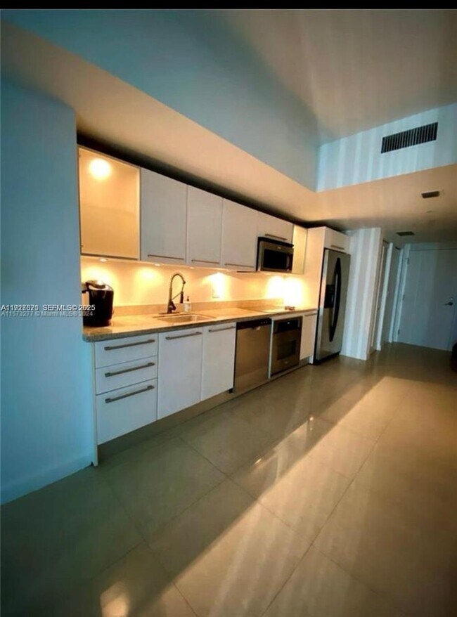 Building Photo - 185 SW 7th St