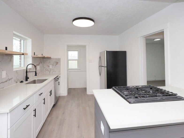 Building Photo - 2867 Kiesel Ave