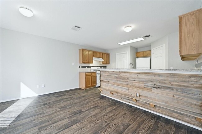 Building Photo - 1311 Tetbury Ln