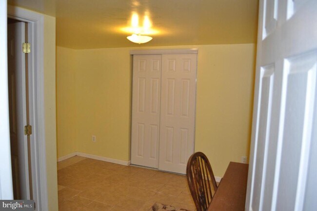 Building Photo - 6000 Greentree Rd