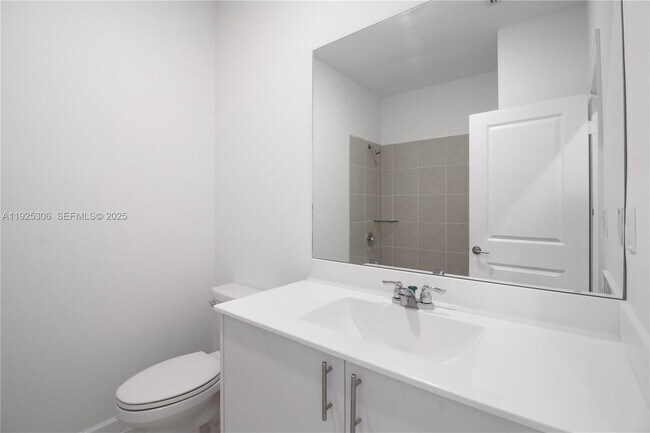 Building Photo - 2729 SE 25th Ave