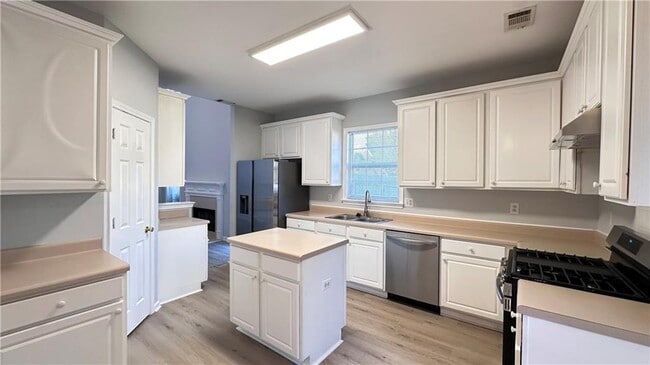 Building Photo - 515 Weathervane Ct