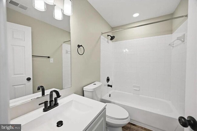 Building Photo - 3706 Singleton Terrace