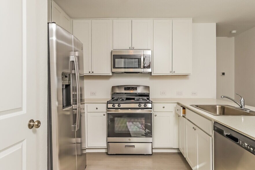 Building Photo - 1850 Musk Rose