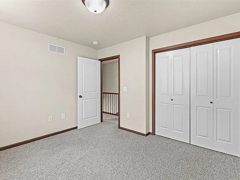 Building Photo - 1538 Burr Dr