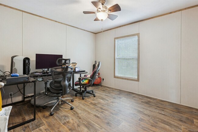 Building Photo - 146 Marina Dr