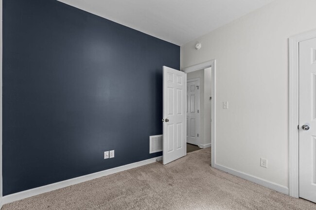 Building Photo - Gorgeous 3 Bedroom Home in Downtown Raleig...