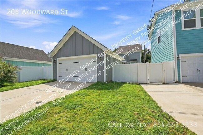 Building Photo - 206 Woodward St