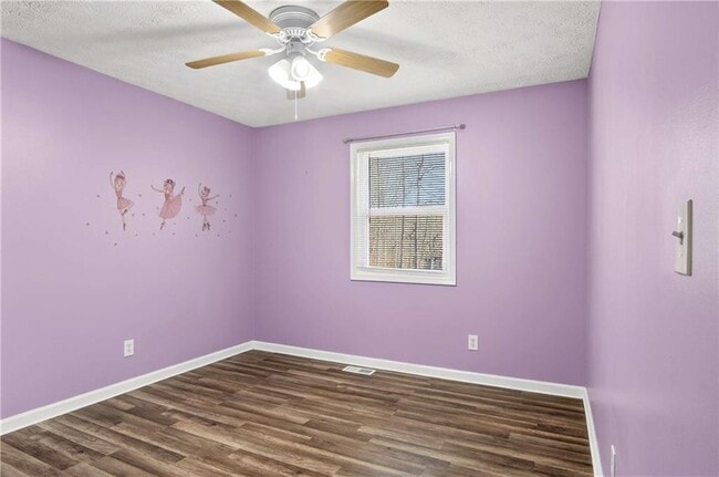 Building Photo - 808 Emerald Chase