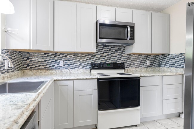 Building Photo - 5175 Threshing Ct