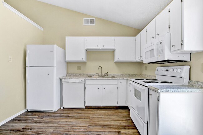 Building Photo - Move-In Ready Condo with Open Layout
