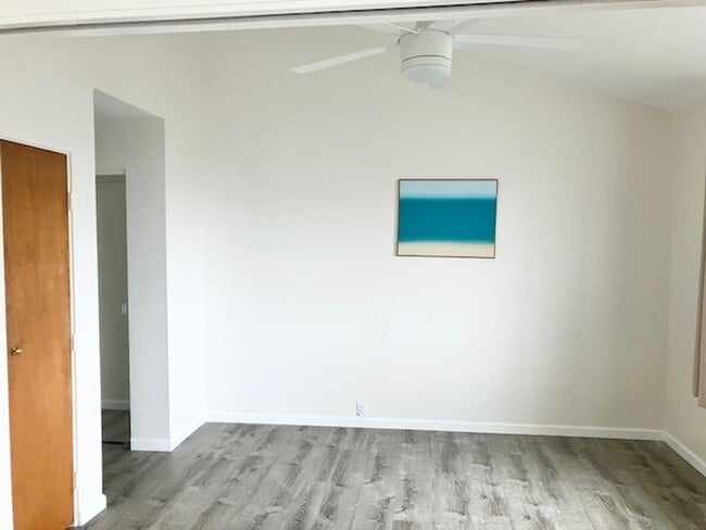 Building Photo - $3,300 2-Bed/2-Bath/2-Parking Townhouse in...