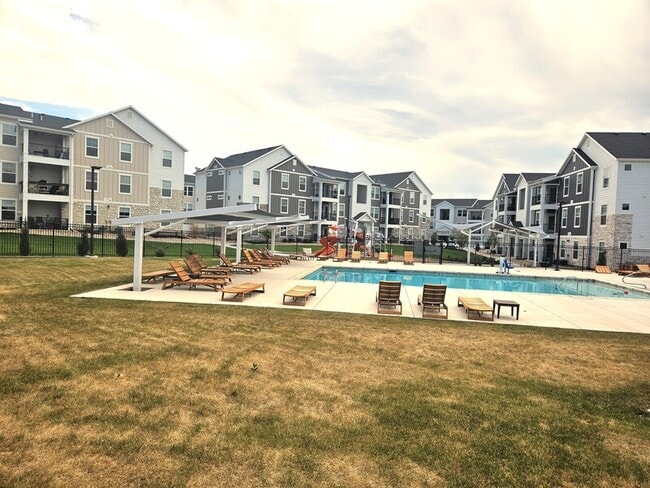 Building Photo - 983 W Coral Charm Wy