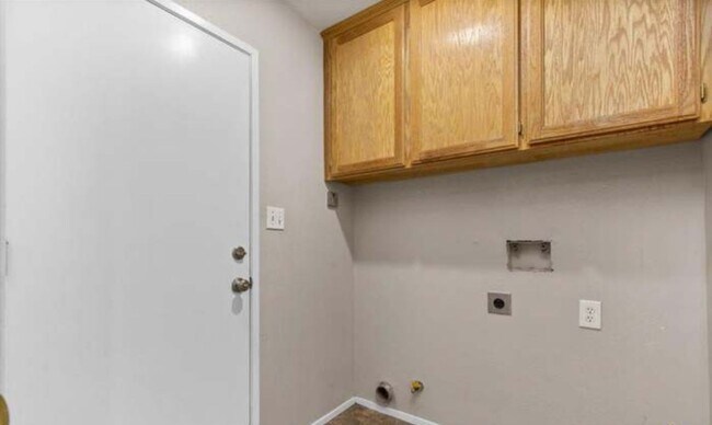 Building Photo - Beautiful House for Rent NW Bakersfield - ...