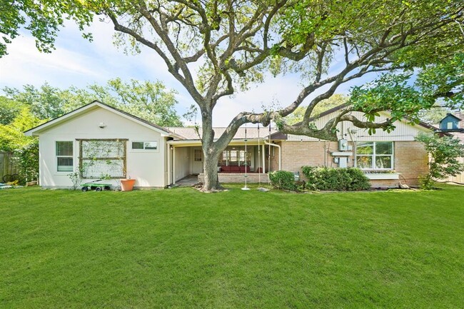 Building Photo - 4943 Cheena Dr