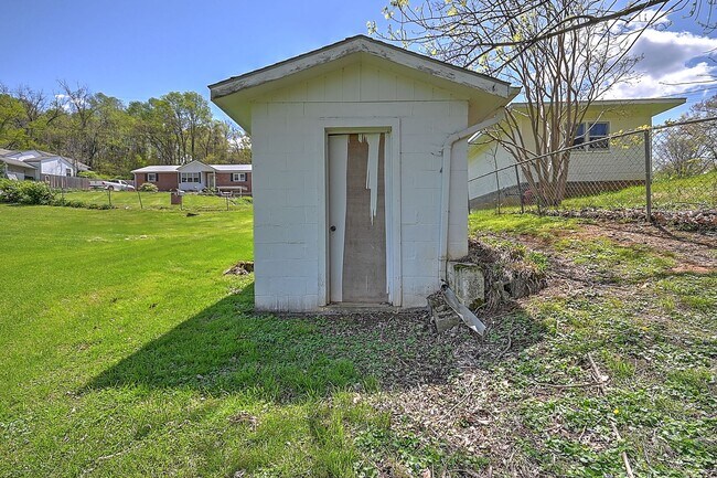 Building Photo - 1212 Tusculum Blvd