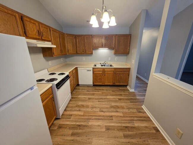 Building Photo - 2705/2707 Plaza Ln