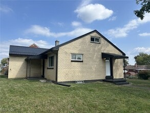 Building Photo - 424 Lee Rd