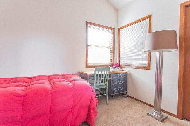 Building Photo - 2960 Shadow Creek Dr