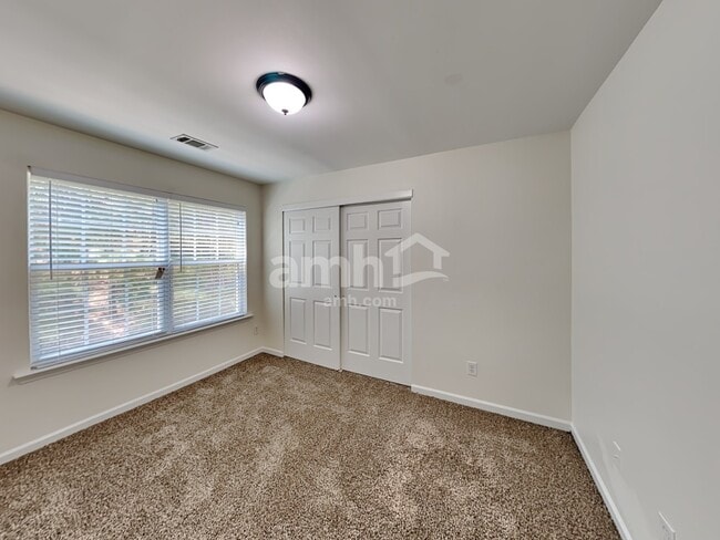 Building Photo - 222 Hiawassee Dr