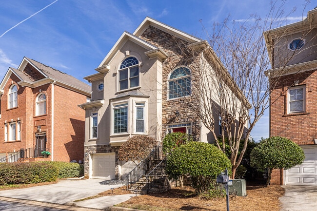 Building Photo - 2454 Vivian Cir