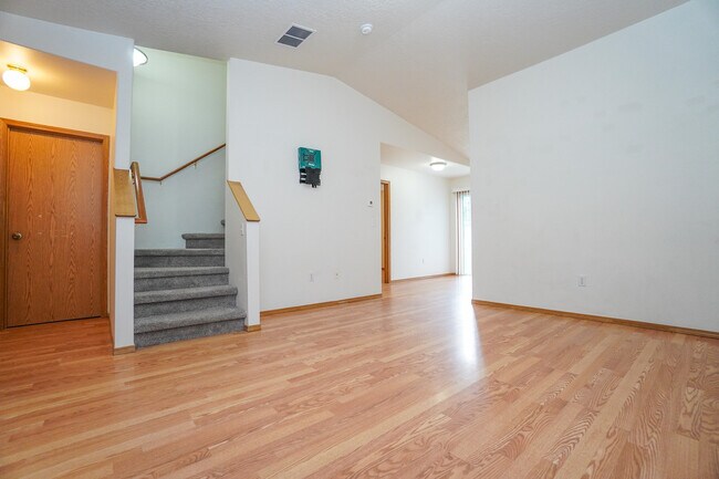 Building Photo - 265 N Paradise Ave