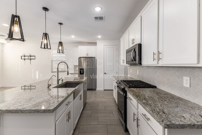 Building Photo - 35394 N Perennial St