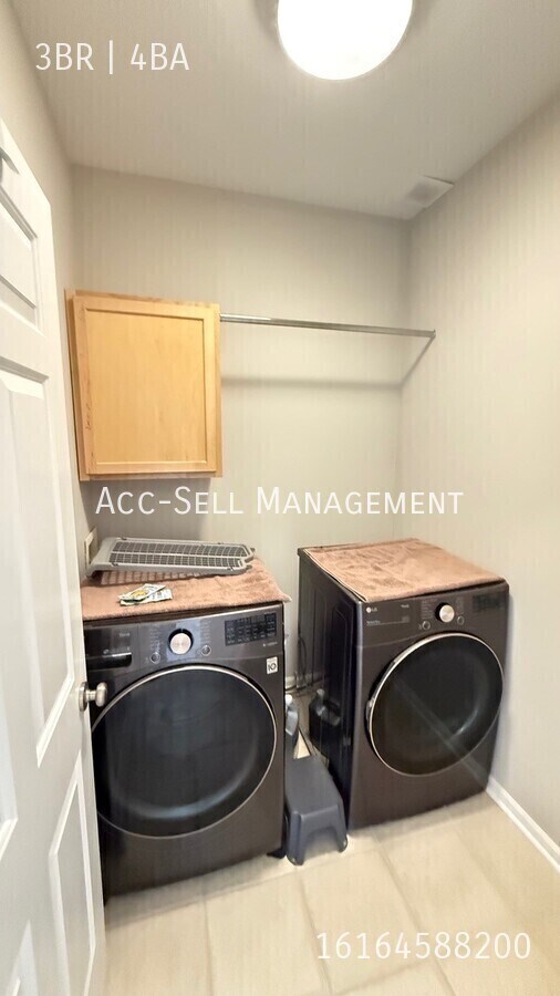 Building Photo - 2125 Orchard Ridge Dr NW
