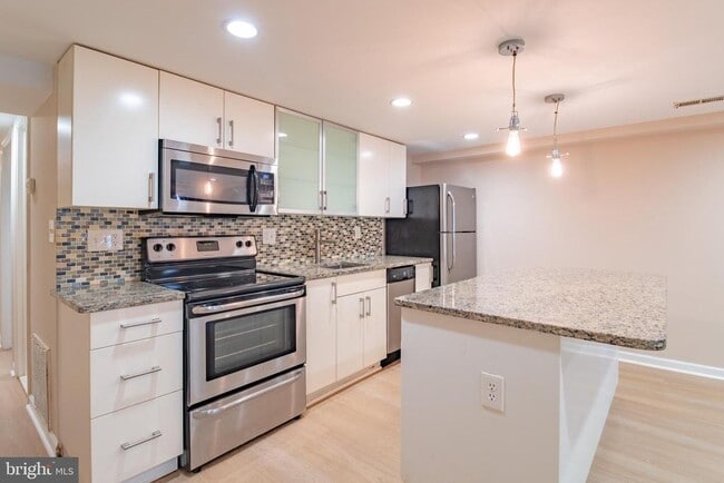 Building Photo - 1459 Chapin St NW