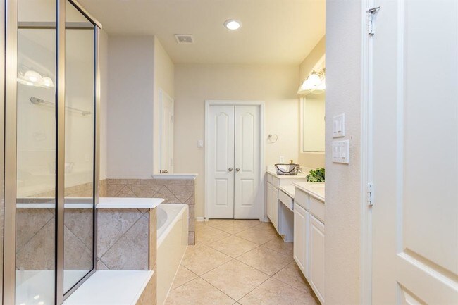 Building Photo - 6639 Larocke Trail