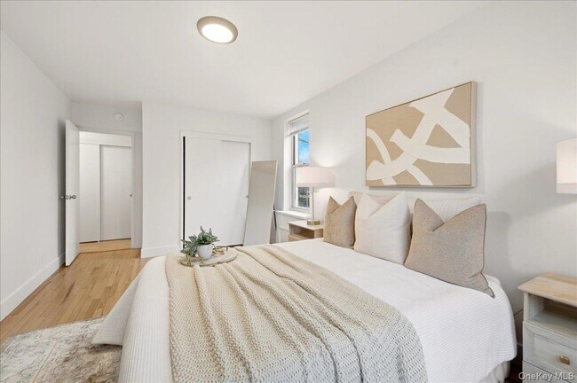 Building Photo - 610 Waring Ave