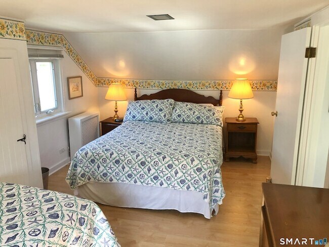 Building Photo - 40 Parkway S