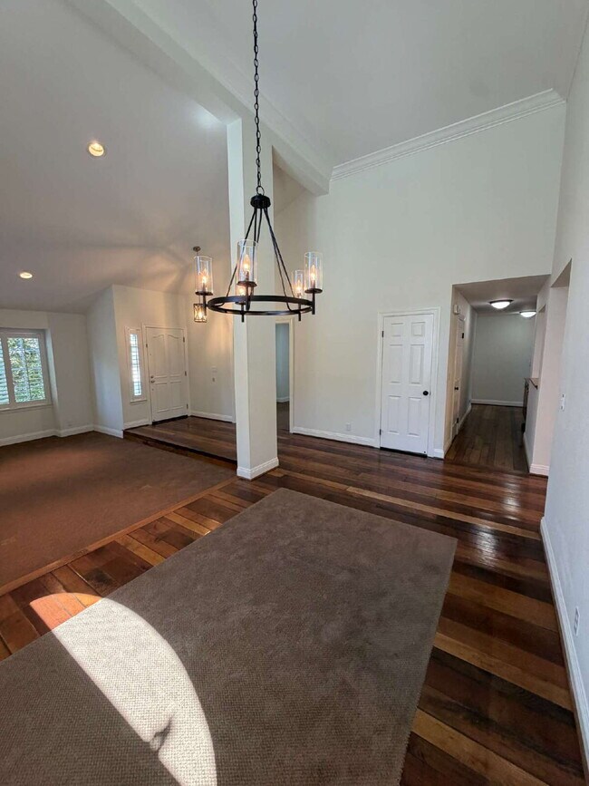 Building Photo - "Charming 4-Bed Oasis with Granite Touches with Tennis and Poolside Bliss steps away in Danville!"