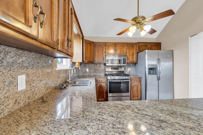 Building Photo - 7918 Holly Hills Dr