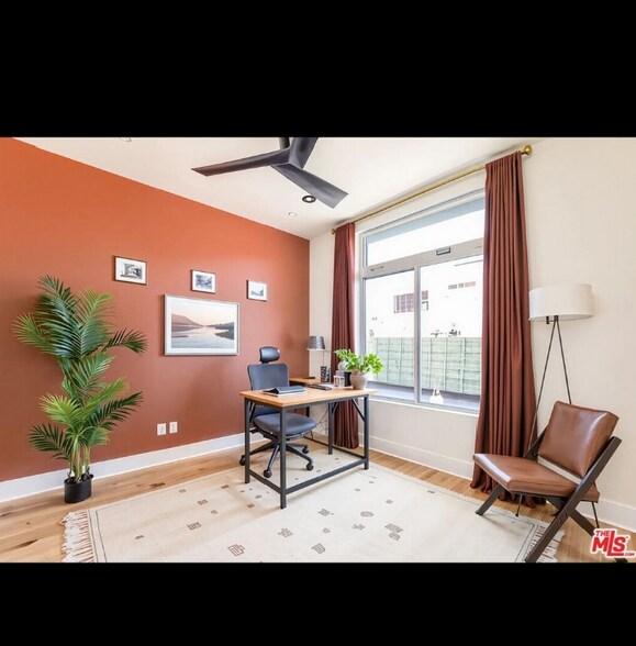 Building Photo - 1610 Viewmont Dr