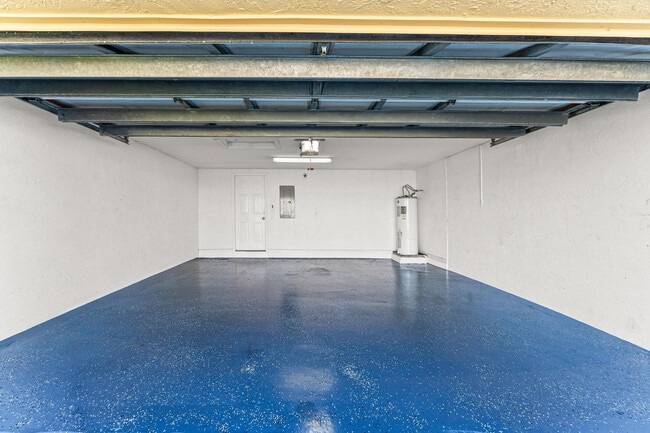 Building Photo - 255 Saratoga Blvd E