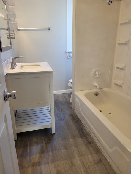 Building Photo - 798 E Whittier St