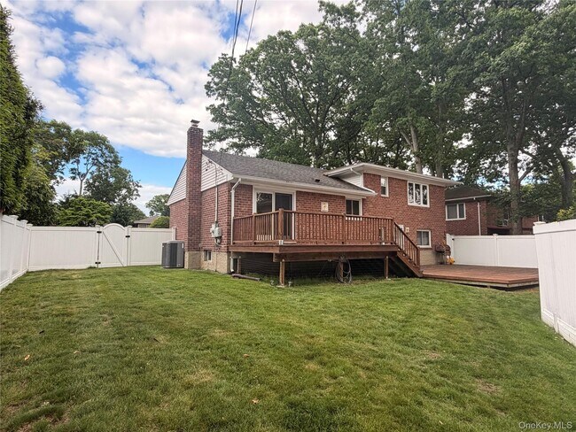 Building Photo - 748 Leslie Ln