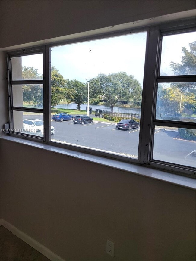 Building Photo - 14389 SW Kendale Lakes Cir